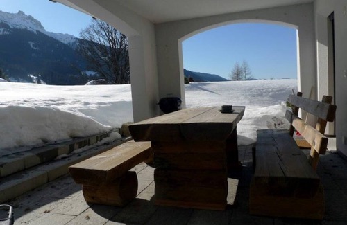 Klosters Platz Apartamento | Impresionante entorno y vistas desde este chalet familiar en el famoso Klosters.