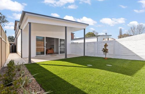 Bathurst Casa | Stunning Seymour - 3 Bed 2 Bath - Amazing Location