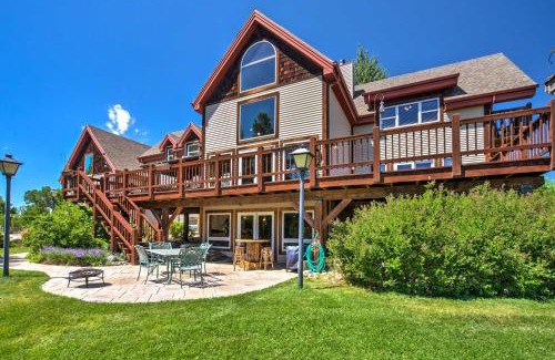 Edgar Casa | Stunning Silesia Home Furnished Deck and River View
