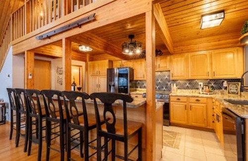 Snowshoe Casa | Stunning Snowshoe Home | Hot Tub | Pool Table