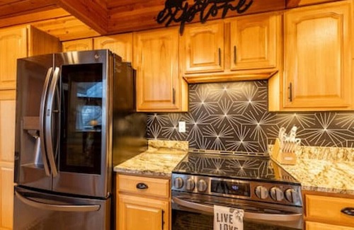 Snowshoe Casa | Stunning Snowshoe Home | Hot Tub | Pool Table