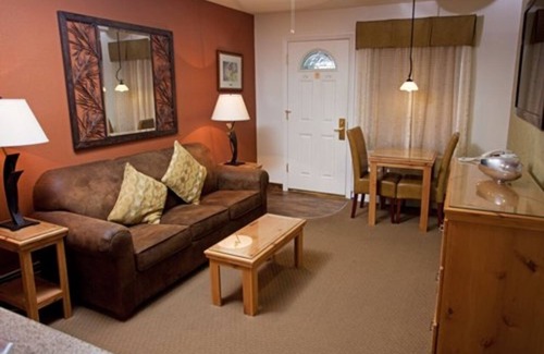 Lakeside Park Cabina | Stunning South Lake Tahoe Resort - Perfect for Romantic or Family Vacations!