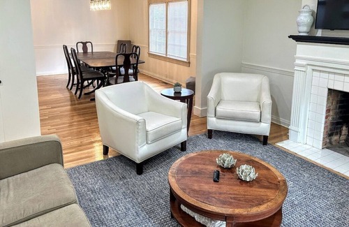 Dothan Casa | Stunning & Spacious 4BR Home