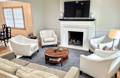 Dothan Casa | Stunning & Spacious 4BR Home