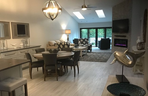 Park Shore Villa | ¡MARAVILLOSO! ¡ESPACIOSO! Completamente renovado 2/2 villa en Nápoles!