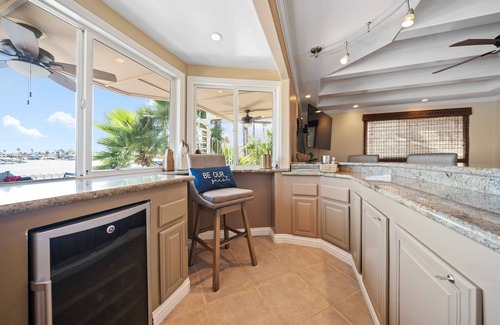 Discovery Bay Casa | Stunning Spacious Discovery Bay Waterfront Home Awaits