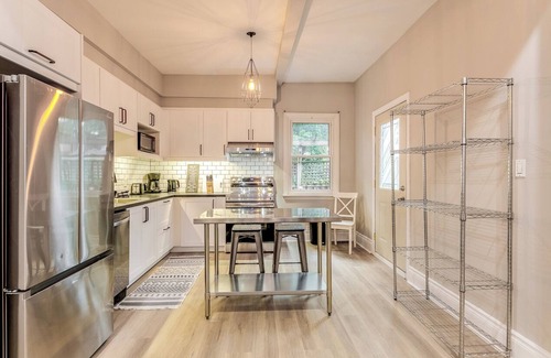 Palmerston - Little Italy Casa | Stunning Stay In Little Italy 2 Bedroom