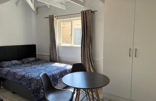Greater Johannesburg Metropolitan Area Apartamento | Stunning stay in Sandton - back up power & view