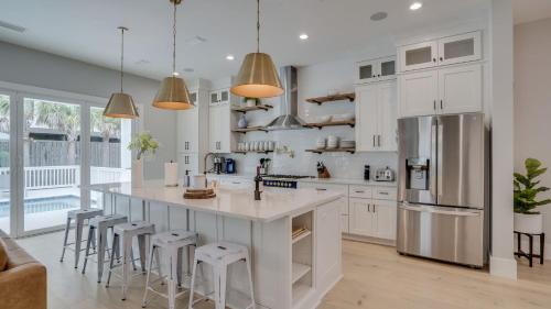 Santa Rosa Beach Casa | Stunning Stayin' Sandy-Private POOL & Walk to Beach!