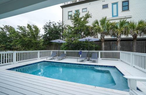 Santa Rosa Beach Casa | Stunning Stayin' Sandy-Private POOL & Walk to Beach!