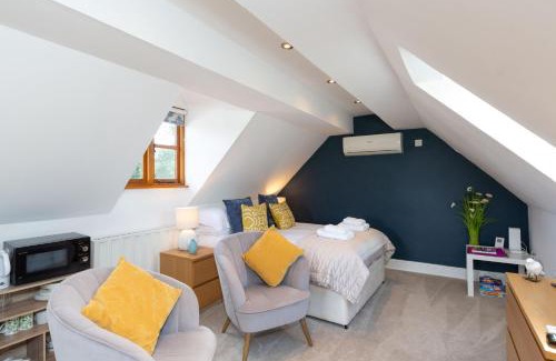 Eaton Mascott Apartamento | Stunning studio flat with dedicated private garden