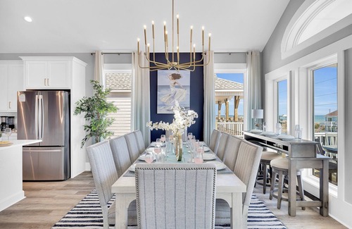 McCutcheon Field Casa | Stunning Sunrise Ocean and Sunset Bayview HGTV Design