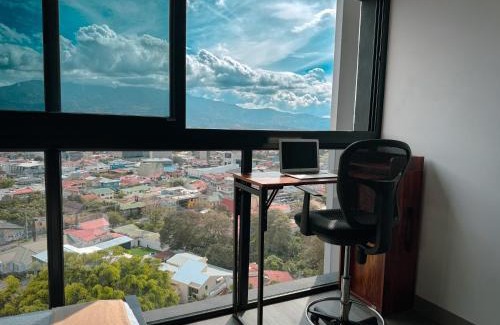 Barrio Escalante Apartamento | Stunning Sunset View Apartment with Free Parking