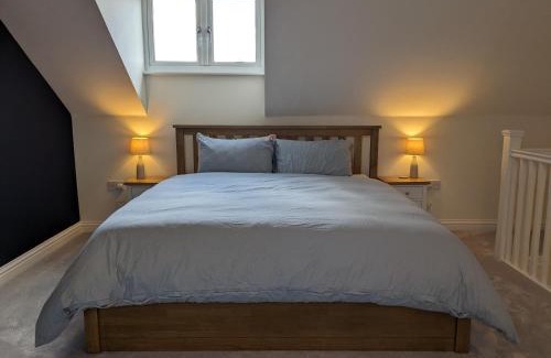 Cheltenham Casa | Stunning Super Kingsize Room - Cheltenham Festival