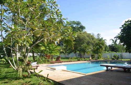 Pa Klok Villa | Impresionante villa tailandesa con piscina privada y gran jardín