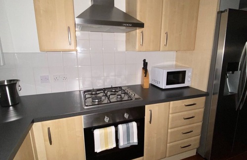 Newmilns Casa | Stunning three bedroom cottage with Hot Tub