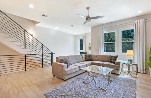 Mid-City Casa | Stunning Townhouse with Amenities