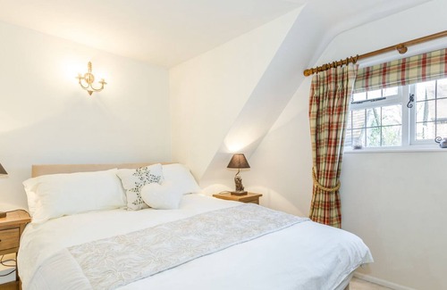 Howlett End Casa | Stunning Tudor Manor House and Coach House