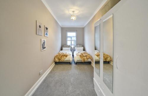 Walpole Apartamento | STUNNING TWO BED PROPERTY In WEST LND, NEAR TRAIN STATION