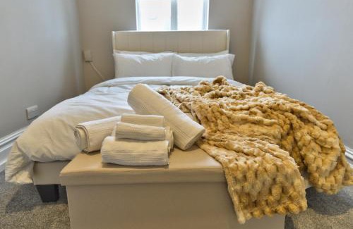 Walpole Apartamento | STUNNING TWO BED PROPERTY In WEST LND, NEAR TRAIN STATION