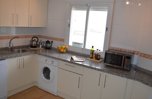 Guejar Sierra Apartamento | Ático con impresionantes vistas al lago. Ideal para Granada / Sierra Nevada. ¡Wi-Fi gratis!