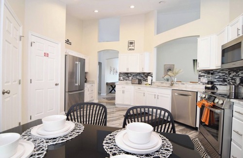 West Haven Casa | Stunning Updated 4 bed/3 bath pool home, west-facing pool, Disney World 11 miles