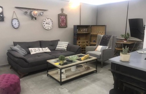 Dbayeh Apartamento | Impresionante alquiler de vacaciones en Dbayeh, en una ubicación privilegiada, entre Le Mall y Abc