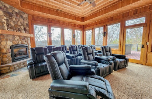The Galena Territory Casa | Avail this weekend Luxury 6BD,Theater, Pool Access