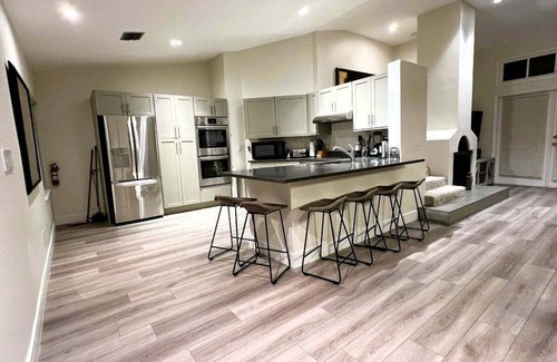 Ventura Casa | Stunning Ventura Condo with Golf &Pool