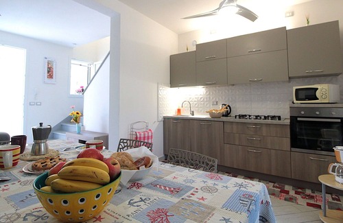 Lido di Pomposa Casa | Maravillosa casa de vacaciones con WIFI, A/C, TV, terraza, mascotas permitida y aparcamiento