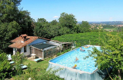San Damiano dʼAsti Villa | Maravillosa casa de vacaciones con piscina, WIFI, TV, patio, vista panorámica, aparcamiento