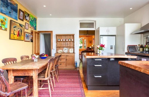 Balmain Casa | Stunning Victorian Home with Balconies, City Views