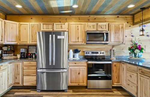 Sevierville Casa | Mountain Views | Heated | Pool Hot Tub | Luxurious Share Saved