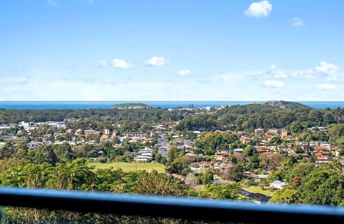 Coffs Harbour Casa | Stunning Views and Relaxing Coastal Getaway