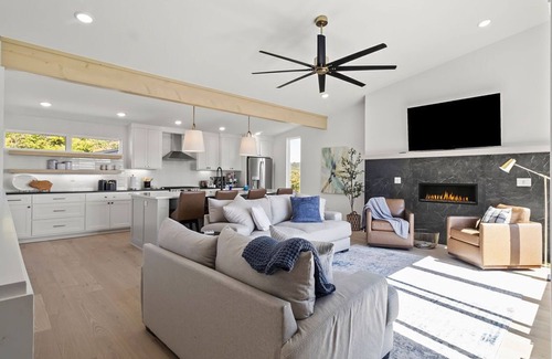 Fayetteville Casa | Stunning views from the treetop terrace of this brand new, contemporary home.