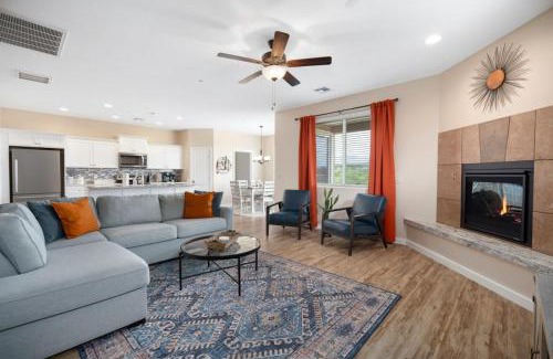 Cottonwood Casa | Stunning Views + Hot Tub + Location! 3 bed/3 bath