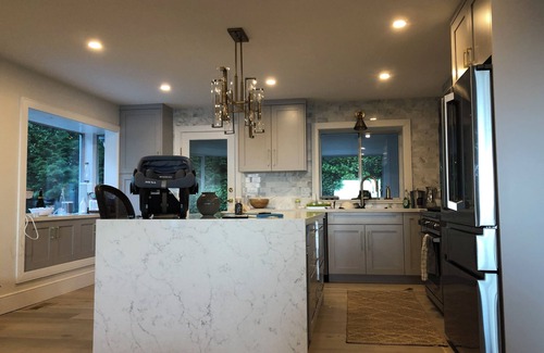 West Vancouver Casa | Million-Dollar-View Home in West Vancouver with Pool close to Downtown Vancouver