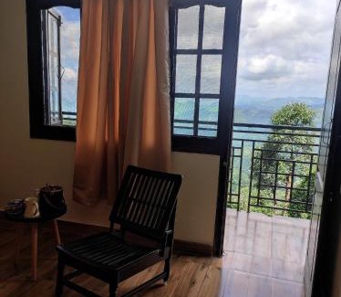 Shoghi Apartamento | Stunning Views, Jujurana Homestay Shoghi ! 3 Apartments Near Simla