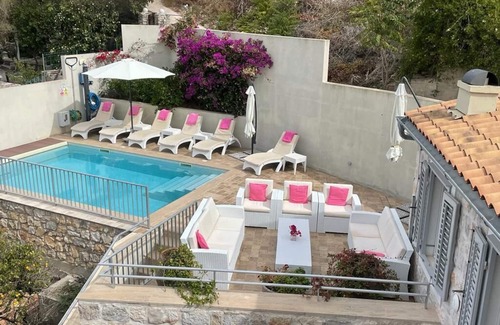 Vis Villa | EXCELENTES VISTAS, CERCA DEL MAR, TIENDAS, RESTAURANTES, EN LA ISLA DE VIS VISITADA, WIFI GRATUITO