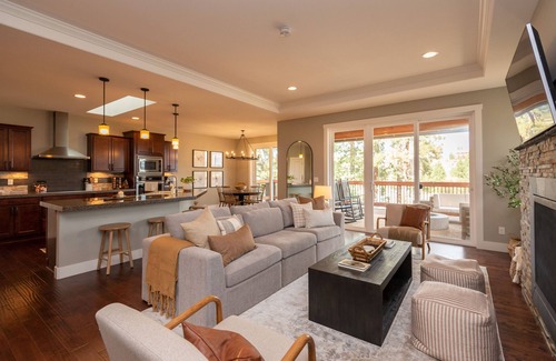 Southern Crossing Casa | Stunning Views of Farewell Bend Park at Alderwood Circle! 30 day+ exec rental