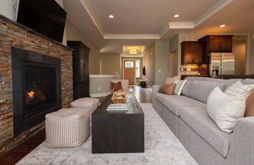 Southern Crossing Casa | Stunning Views of Farewell Bend Park at Alderwood Circle! 30 day+ exec rental