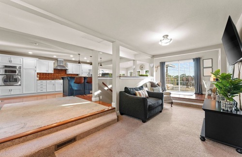 Omaha Cabina | Stunning Views! Private Pool, Hot Tub, Game Room.