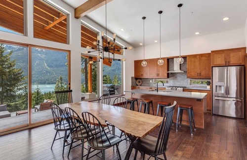 Cle Elum Casa | AHORRA 25% AHORA - Private Modern Mountain Home | Vistas increíbles | Bañera de hidromasaje