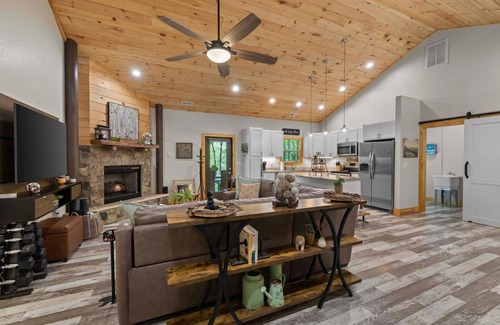 Almond Cabina | Stunning Views, Superb Atmosphere, Modern Amenities, In the Middle of Nature