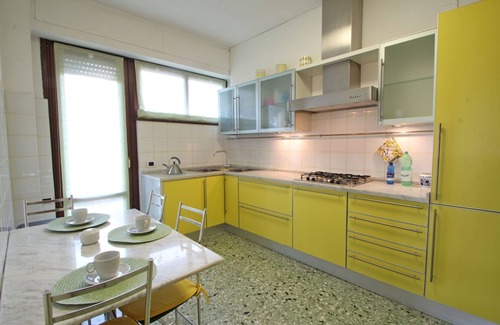Ronchi Villa | Casa de vacaciones con WIFI, TV, terraza, vista panorámica, aparcamiento, cerca de Forte Dei Marmi