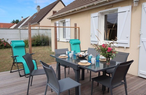 Denneville Casa | Maravillosa casa de vacaciones para 4 personas con WIFI, TV, terraza y mascotas permitida