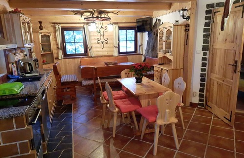 Korenov Villa | Estupenda casa de vacaciones para 10 personas con bañera de hidromasaje, WIFI y TV