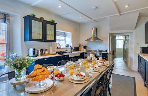 Kingsand Casa | Estupenda casa de vacaciones para 10 personas con WIFI y mascotas permitida