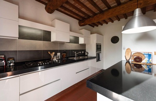 Siena Villa | Estupenda casa de vacaciones con piscina, WIFI, TV, mascotas permitida y aparcamiento