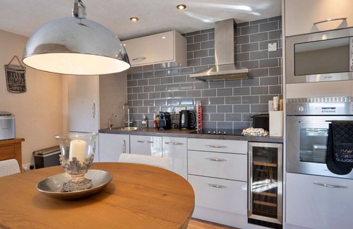 Buxton Casa | Estupenda casa de vacaciones para 12 personas con WIFI y mascotas permitida